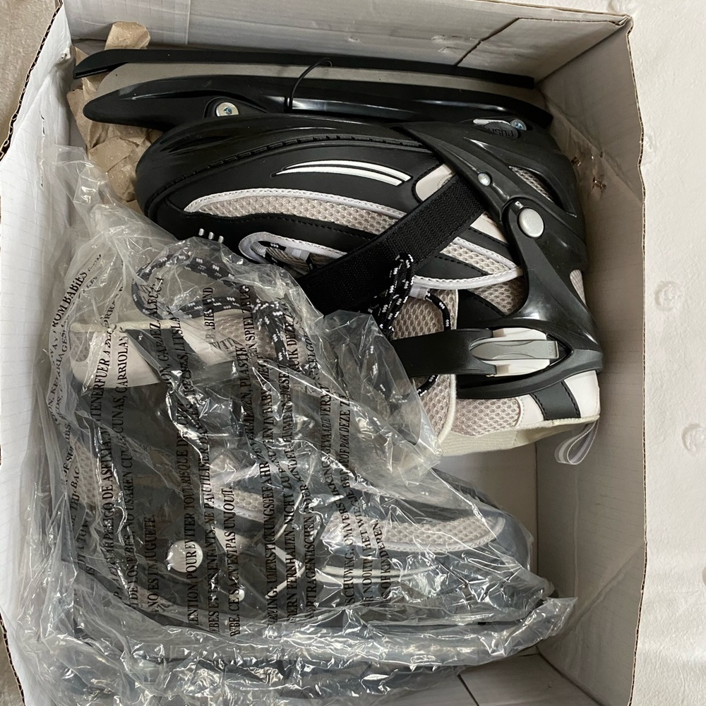 New Lake Placid boys youth ice skates size 5-8